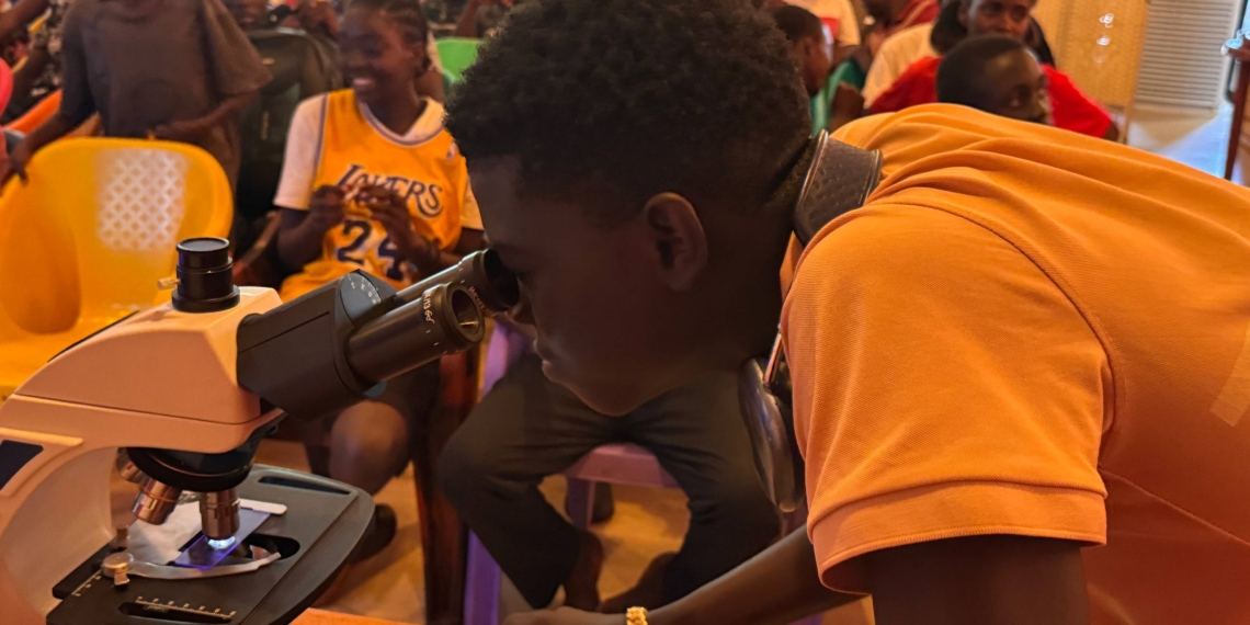 Journée Mondiale de la Santé : des médecins russes échangent avec les jeunes auditeurs à la Maison Russe de Bangui