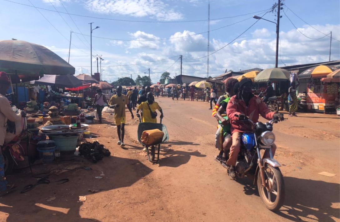 Dialogue communautaire à Bégoua : un pas vers la résolution du problème de marché de PK 12