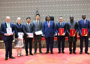 Le nouveau Président investi Pr Faustin Archange Touadéra lance le pays vers la mécanisation agricole et veut le doter de bus ultra modernes