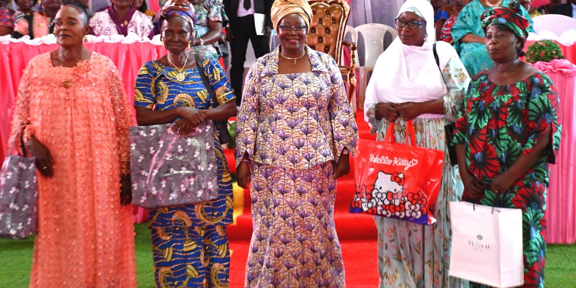 La Première Dame Brigitte Touadéra a célébré la fête des mères avec les femmes de Centrafrique  