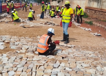Ouf de soulagement pour la population du 2ème arrondissement : les travaux de réhabilitation des caniveaux avancent normalement  
