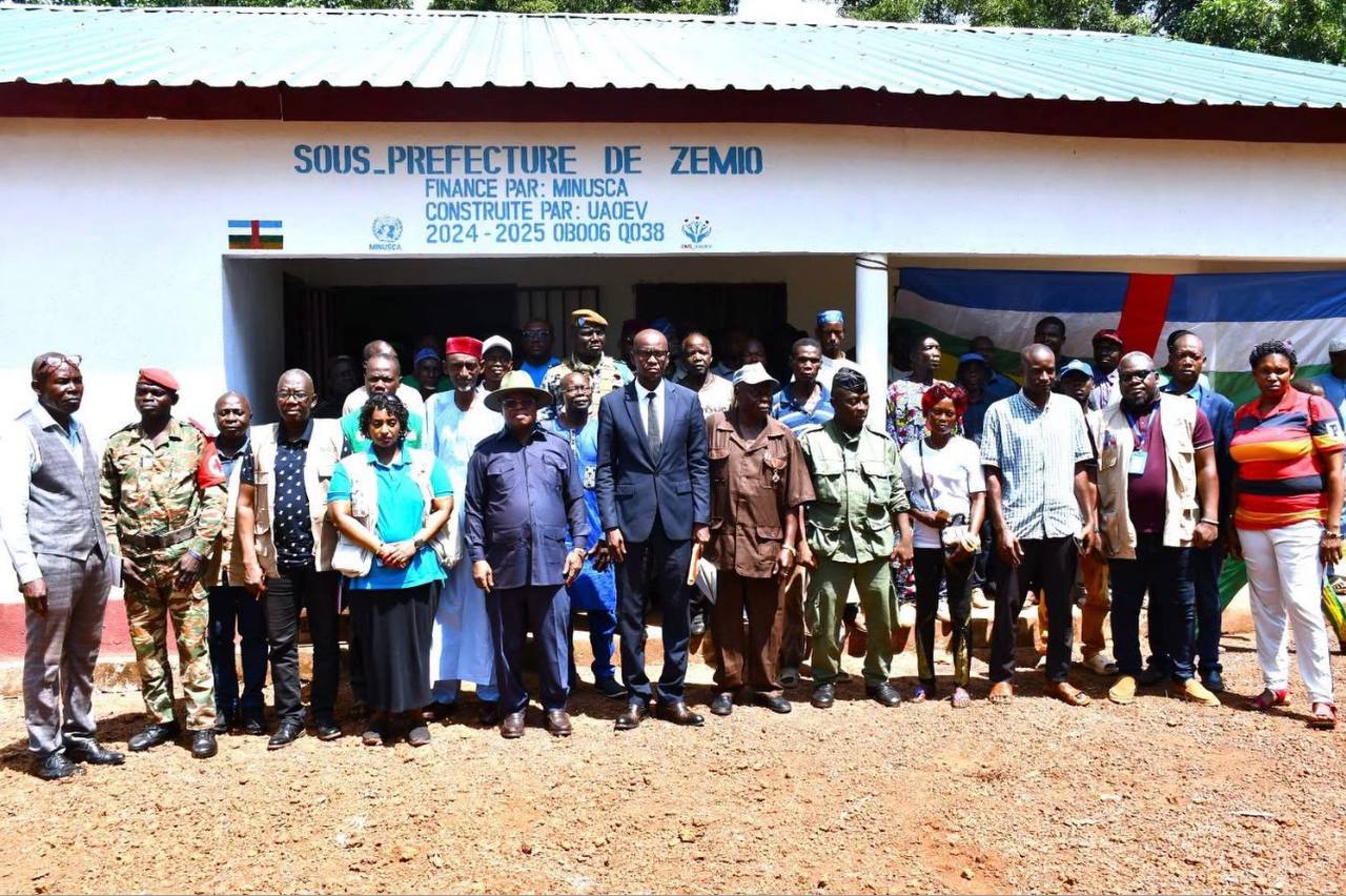Prévention d’Ebola aux frontières RCA-RDC : le Ministre Centrafricain de la Santé Dr Pierre Somsé en mission à Zémio  