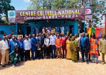 Un échange fructueux entre la Ministre des Arts,de la Culture et du Tourisme ,Gina Lawson Roosalem et les artistes centrafricains.