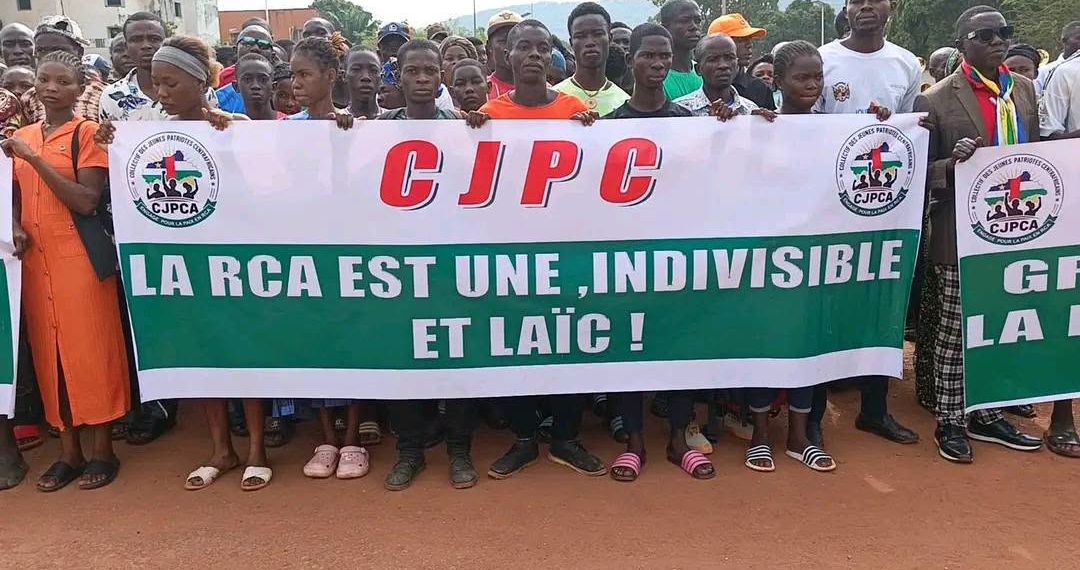 Un mémorandum du «Collectif des Jeunes Leaders Patriotes pour la Paix en Centrafrique» remis au Premier ministre Félix Moloua