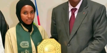 Kaltouma Kabaro, 3ème au concours international de Coran, reçue par le Président Touadéra