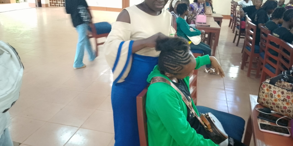 Des jeunes filles de différents arrondissements de Bangui formées sur la Manucure et la Pédicure
