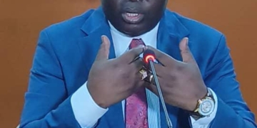 Le Ministre d’Etat à la Communication Evariste Ngamana recadre Anicet Georges Dologuélé dans ses délires