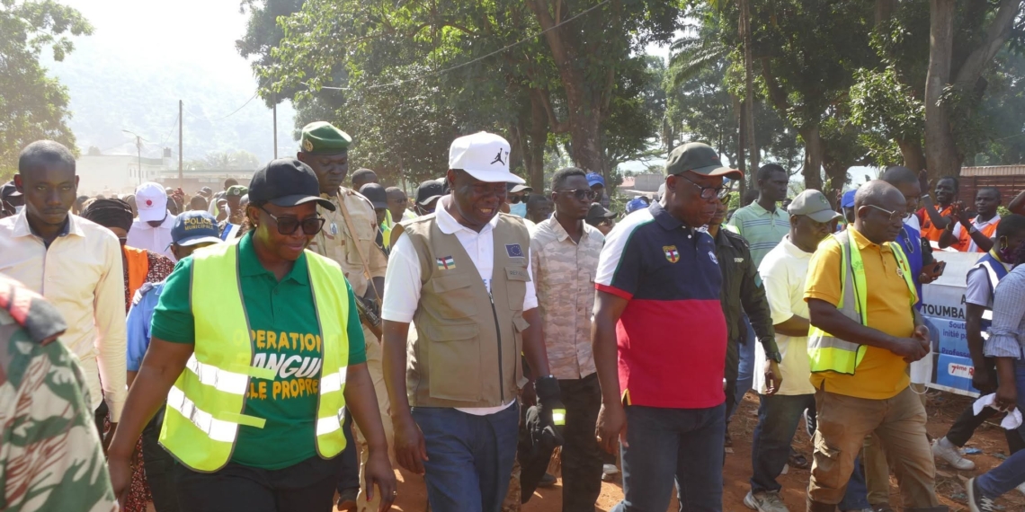 Le Premier Ministre Félix Moloua promet de construire le marché de Bégoua !