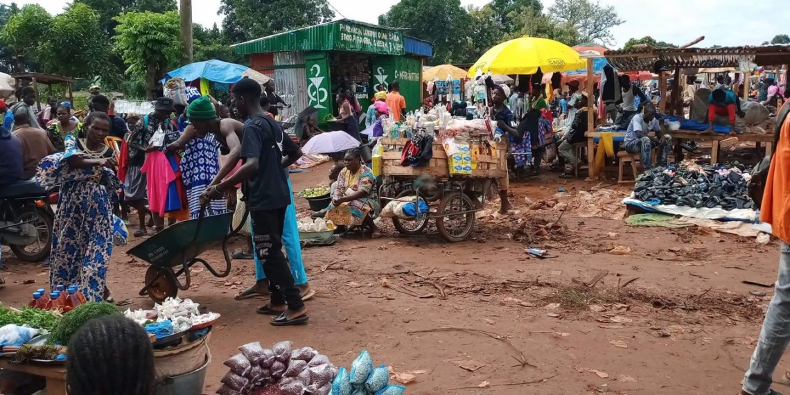 PK12 : un mois après le déguerpissement, Touadéra veut accélérer la modernisation du marché de Bégoua