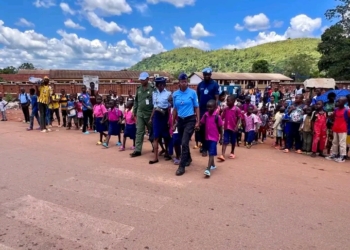À Bangui, les enfants égarés inquiètent de plus en plus : entre travail précoce et longs trajets scolaires
