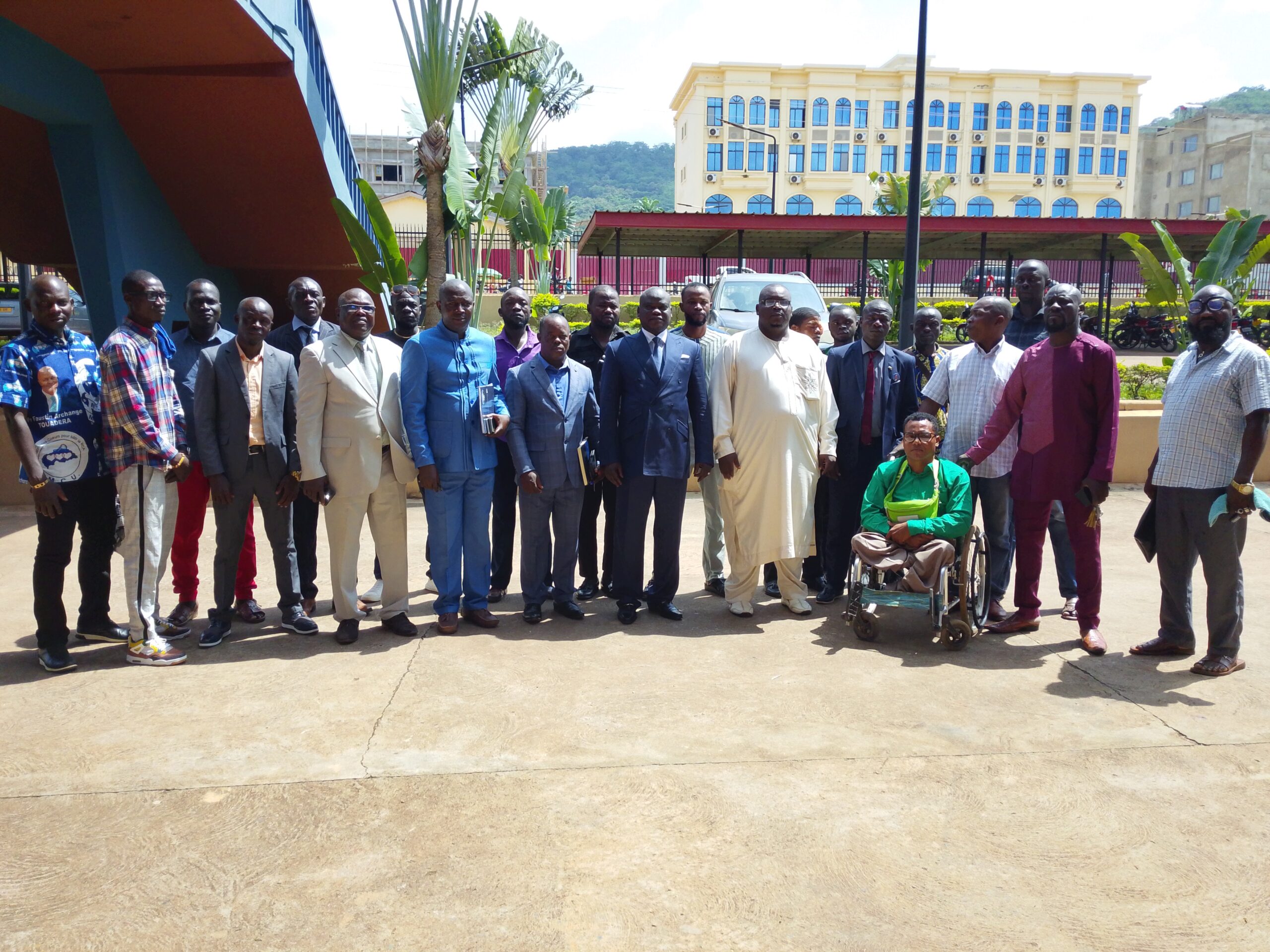 Taxi-motos à Bangui : le ministre des Transports met fin à la polémique sur le nombre de passagers
