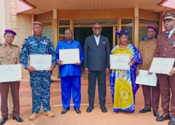 Barrières illégales en Centrafrique : six (6) agents de l’État récompensés pour leur exemplarité