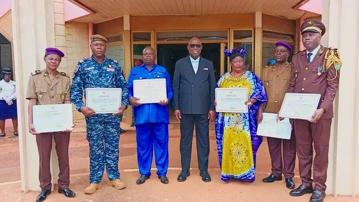Barrières illégales en Centrafrique : six (6) agents de l’État récompensés pour leur exemplarité